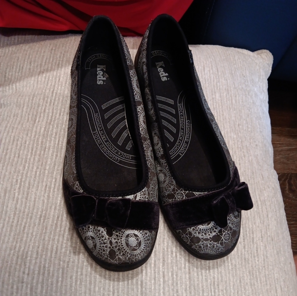 Keds Women's Black and Gray Flats Size 8.0